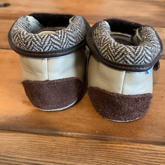 Robeez Booties - Picture 4 of 5